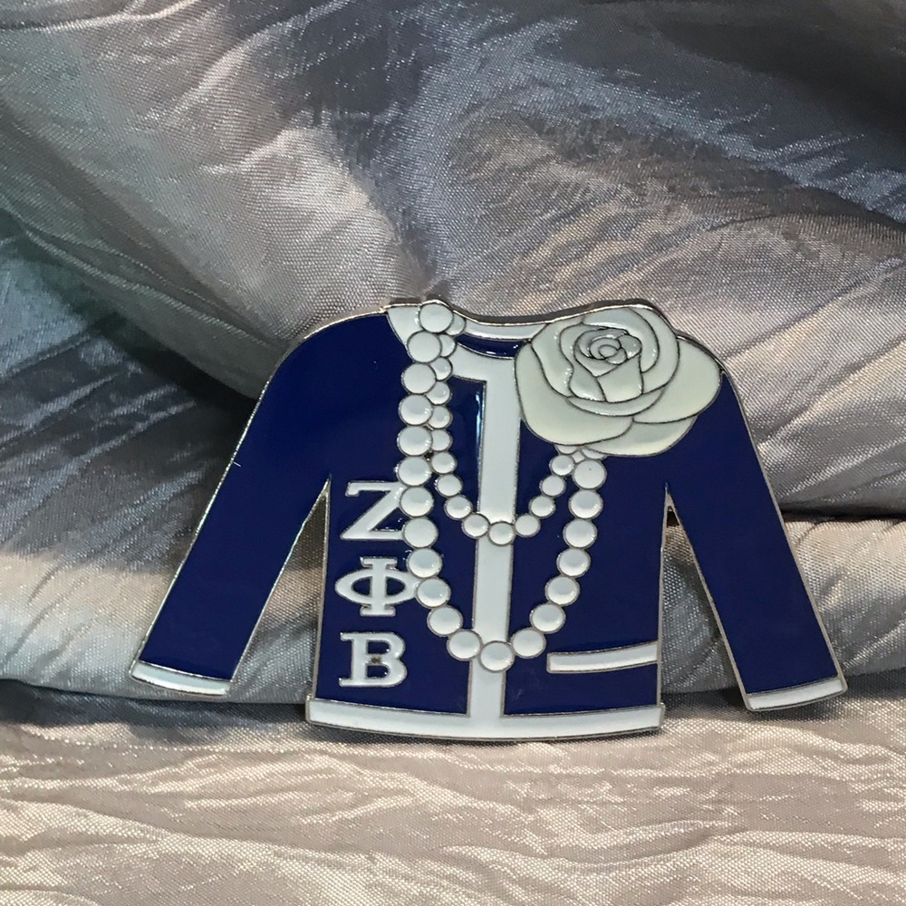 Blue and White Enamel Brooch with Pearl Accents - ZETA inspired - Picture 2 of 3